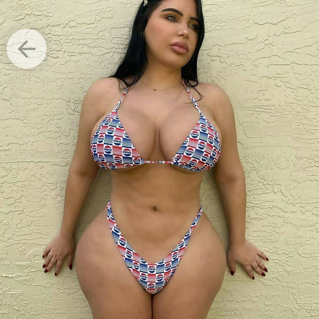 Jeune salope du 17 partage nude